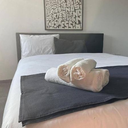 Apartamento Lovely Flat In The Center 36 Tel Aviv Exterior foto