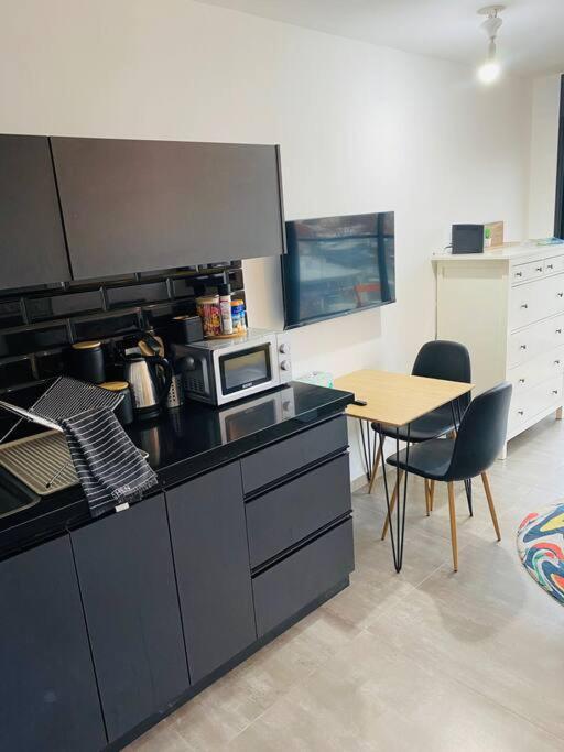 Apartamento Lovely Flat In The Center 36 Tel Aviv Exterior foto